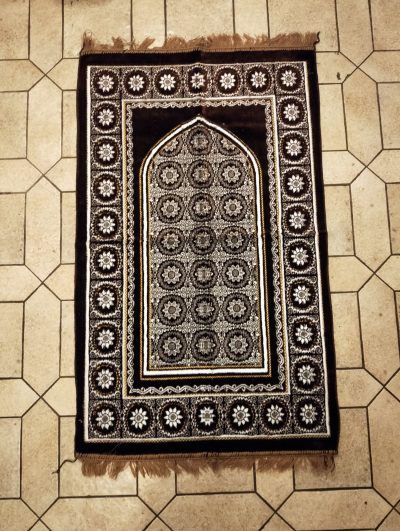 Tapis de prière adulte - Avec motifs (épaisseur 3mm - coloris et motifs divers)