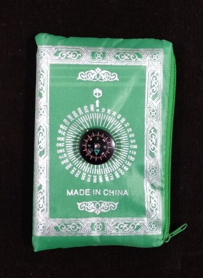 Tapis de prière de voyage avec boussole