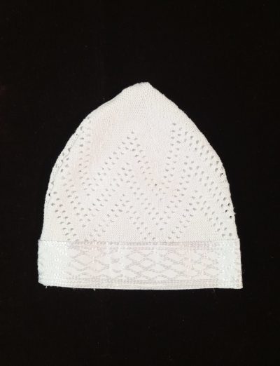 Chechiya blanche avec brodure (bonnet homme)